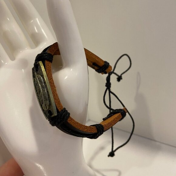 Leather Feather Design Adjustable genuine leather Bracelet black & brown unisex - Picture 3 of 8